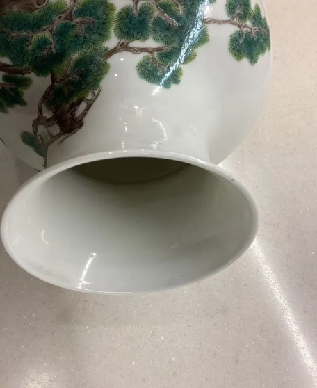 古玩陶瓷人物紋粉彩瓶真品鑒賞圖