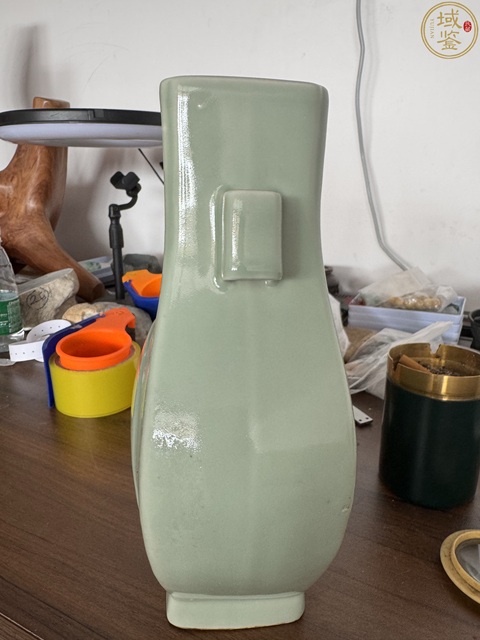 古玩陶瓷豆青釉貫耳瓶拍賣，當前價格6666元