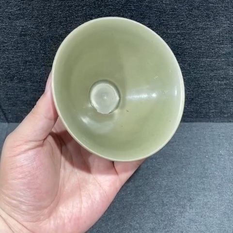 古玩陶瓷耀州窯系素面青釉盞真品鑒賞圖