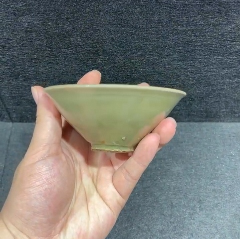 古玩陶瓷耀州窯系素面青釉盞真品鑒賞圖