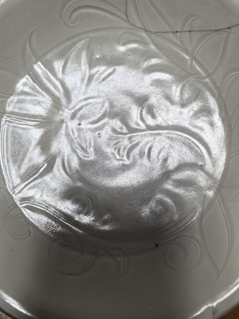 古玩陶瓷圖片初看定窯刻劃花盤真品鑒賞圖