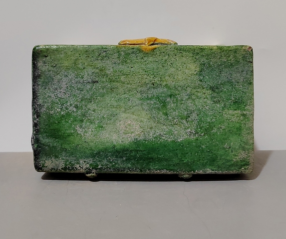 古玩陶瓷精品明代三彩寶箱拍賣,當前價格0元