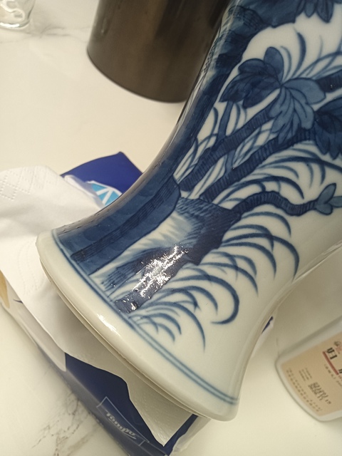 古玩陶瓷花鳥蝶紋青花觀音瓶真品鑒賞圖