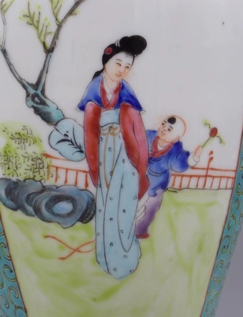 古玩陶瓷粉彩開窗仕女圖雞腿瓶真品鑒賞圖