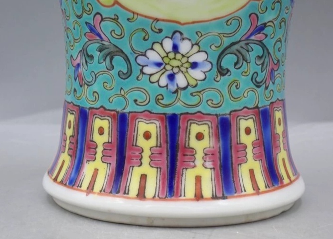 古玩陶瓷粉彩開窗仕女圖雞腿瓶真品鑒賞圖