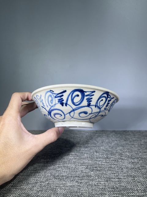 古玩陶瓷清中晚期.纏枝卷云紋碗(壺承 茶空間首選)拍賣，當前價格0元