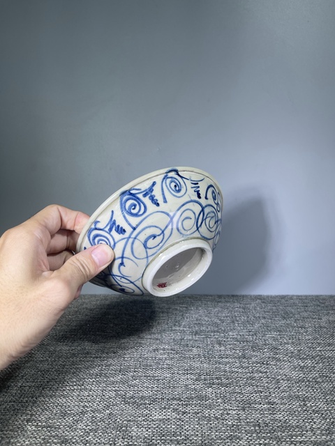 古玩陶瓷清中晚期.纏枝卷云紋碗(壺承 茶空間首選)拍賣，當前價格0元