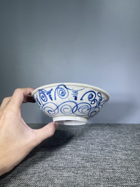 古玩陶瓷清中晚期.纏枝卷云紋碗(壺承 茶空間首選)拍賣，當前價格0元