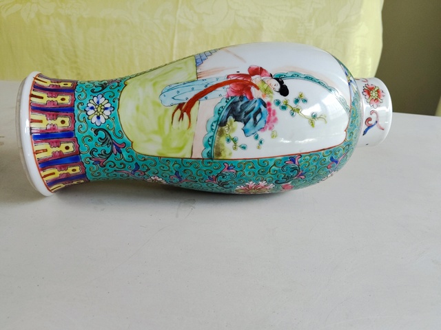 古玩陶瓷仕女紋粉彩瓶真品鑒賞圖