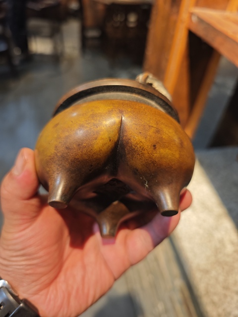 古玩銅器清代繩紋耳三足爐  宣德爐  銅爐真品鑒賞圖