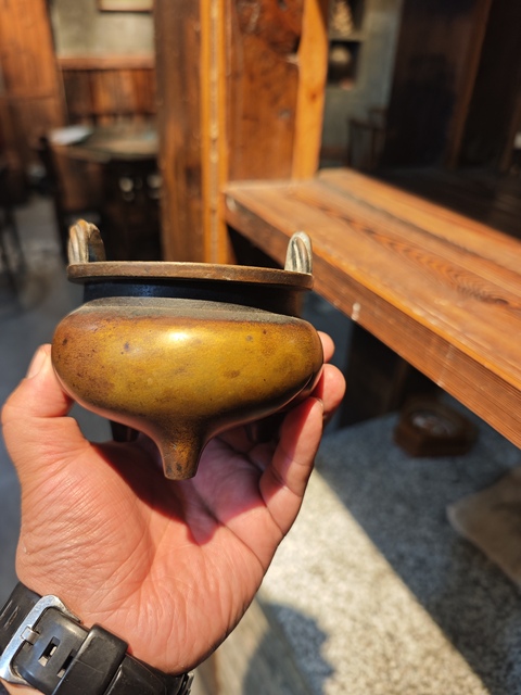 古玩銅器清代繩紋耳三足爐  宣德爐  銅爐真品鑒賞圖