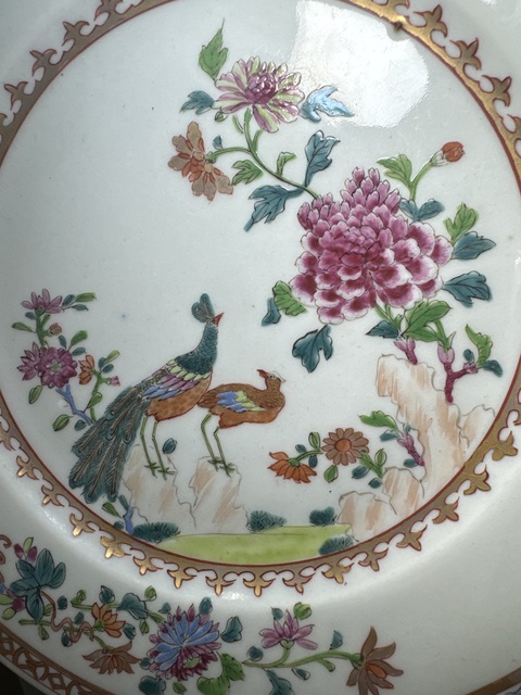 古玩陶瓷乾隆廣彩盤真品鑒賞圖