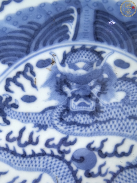 古玩陶瓷龍紋青花盤真品鑒賞圖