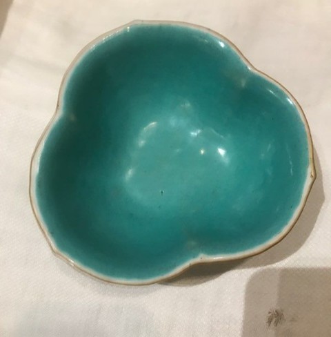 古玩陶瓷黃釉粉彩花卉紋貢碗真品鑒賞圖