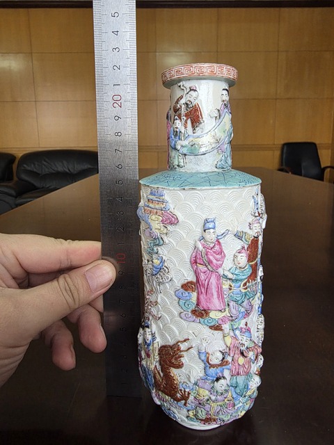 古玩陶瓷粉彩堆塑人物故事紋棒槌瓶真品鑒賞圖