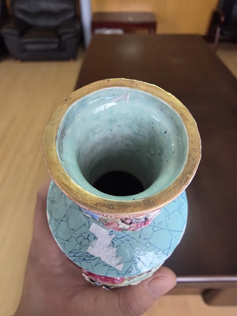 古玩陶瓷粉彩堆塑人物故事紋棒槌瓶真品鑒賞圖