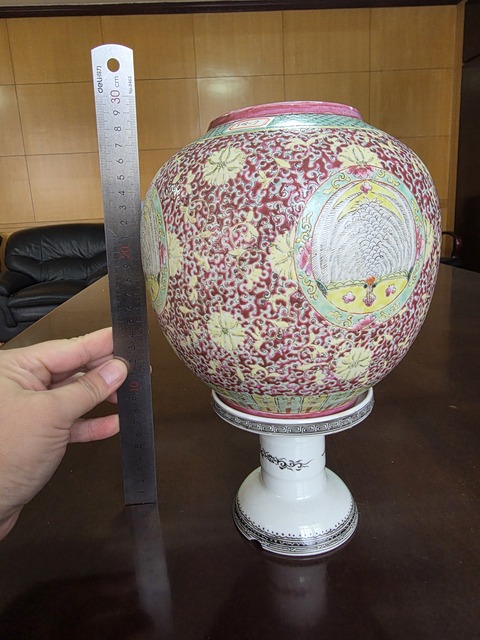 古玩陶瓷粉彩開窗團鶴紋宮燈拍賣，當前價格4600元