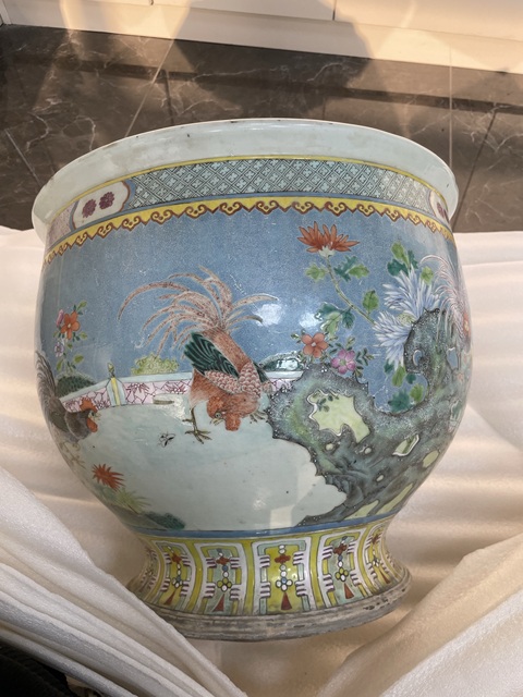 古玩陶瓷粉彩雞紋大花盆真品鑒賞圖