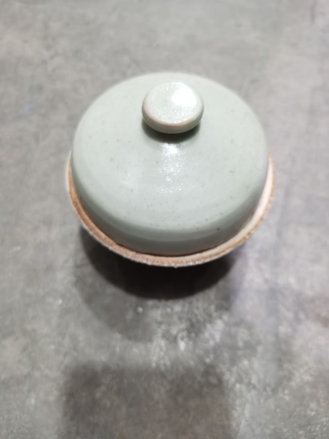 古玩陶瓷明代高足蓋盒真品鑒賞圖