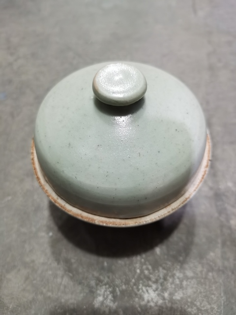 古玩陶瓷明代高足蓋盒真品鑒賞圖