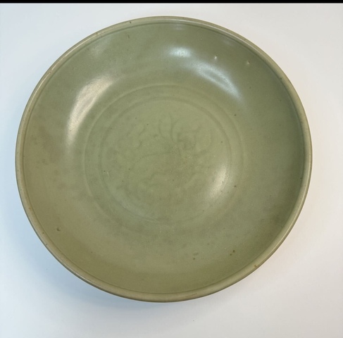 古玩陶瓷龍泉窯青釉盤真品鑒賞圖
