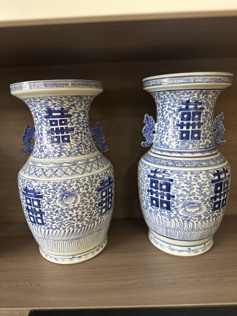 古玩陶瓷纏枝花囍字紋雙耳盤口瓶拍賣,當(dāng)前價(jià)格6600元