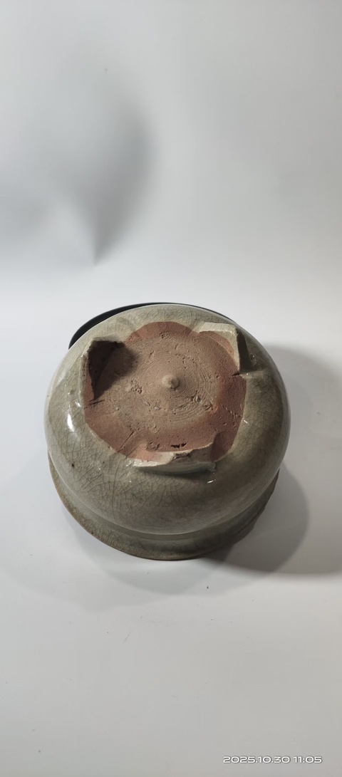 古玩陶瓷明龍泉三足爐真品鑒賞圖