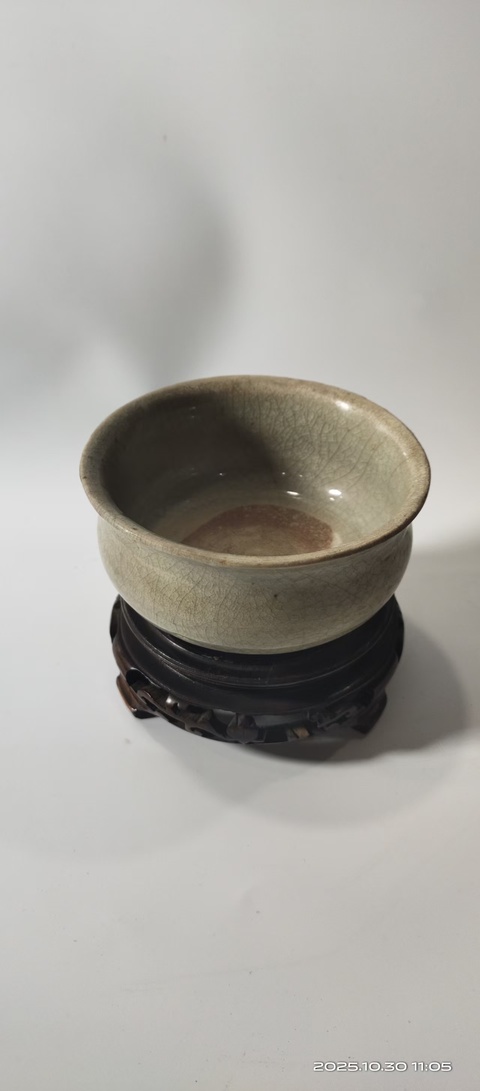 古玩陶瓷明龍泉三足爐真品鑒賞圖