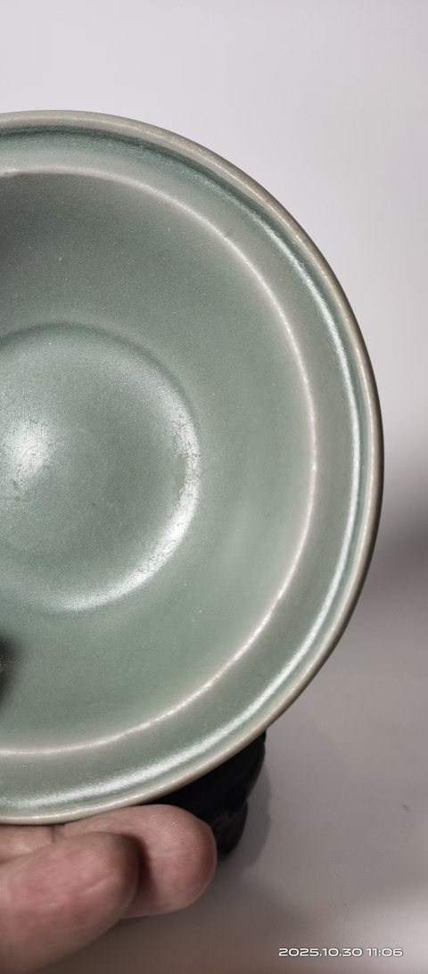 古玩陶瓷龍泉梅子青折沿洗真品鑒賞圖