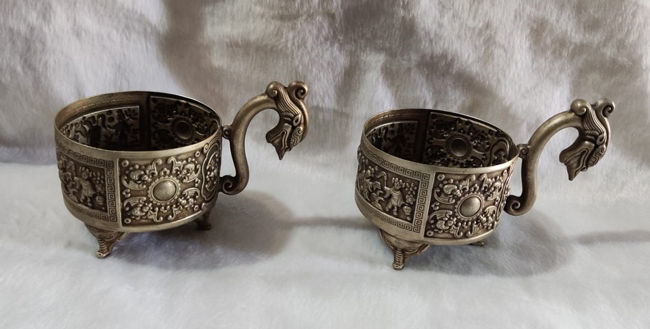 古玩字畫老銀浮雕龍耳對杯真品鑒賞圖