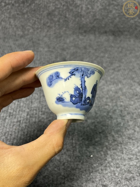 古玩陶瓷晚清青花杯真品鑒賞圖