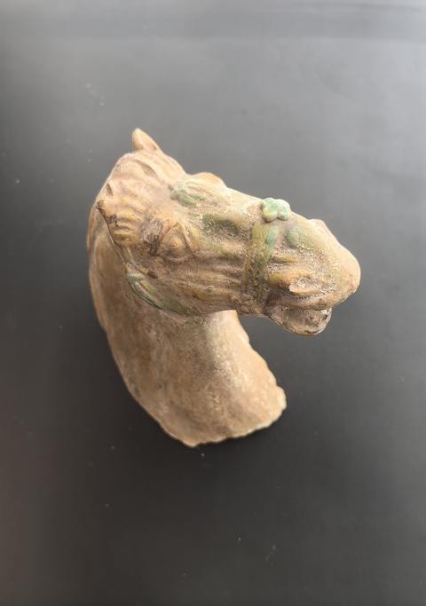 古玩陶瓷隋唐三彩馬頭拍賣,當(dāng)前價(jià)格3888元