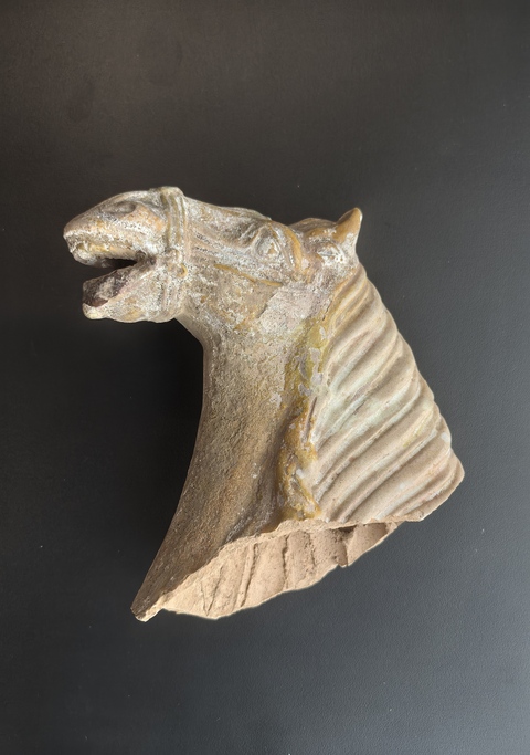 古玩陶瓷隋唐三彩馬頭拍賣,當(dāng)前價(jià)格3888元