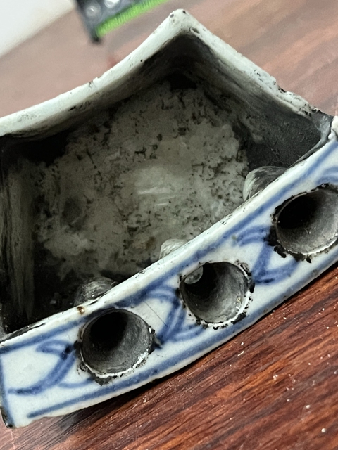 古玩陶瓷青花纏枝蓮紋筆插真品鑒賞圖