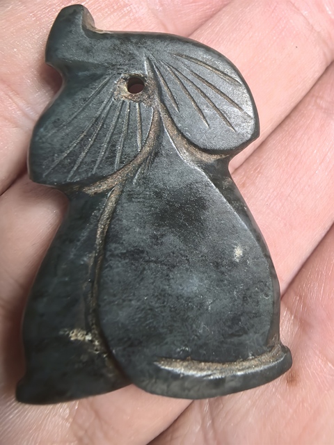 古玩玉器獨山玉雕“瓜果墜”真品鑒賞圖