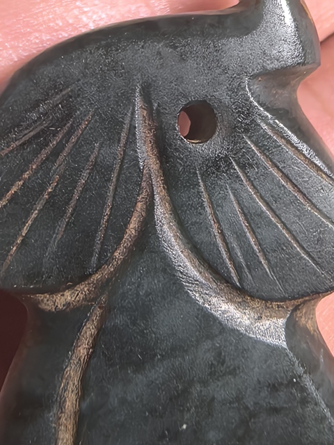 古玩玉器獨山玉雕“瓜果墜”真品鑒賞圖