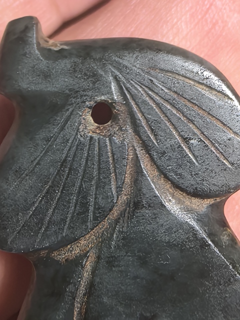 古玩玉器獨山玉雕“瓜果墜”真品鑒賞圖