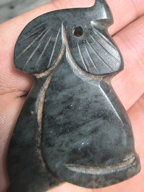 古玩玉器獨山玉雕“瓜果墜”真品鑒賞圖