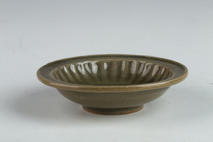 古玩陶瓷宋代·青釉折沿洗真品鑒賞圖