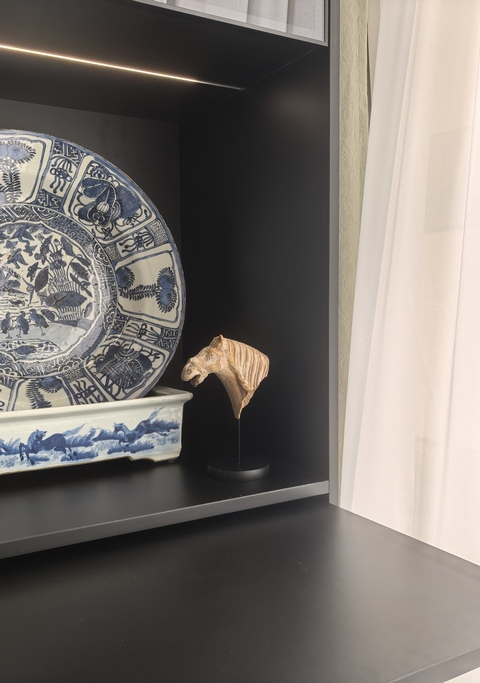 古玩陶瓷隋唐三彩馬頭拍賣,當(dāng)前價(jià)格3888元