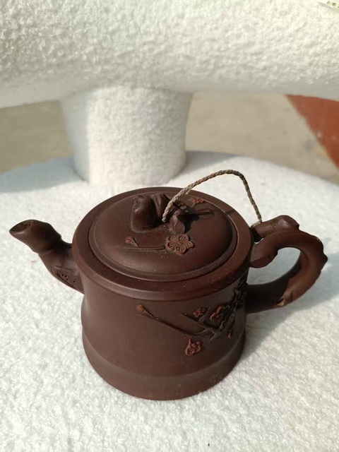 古玩陶瓷堆花卉紋紫砂壺真品鑒賞圖