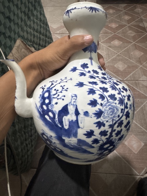 古玩陶瓷人物紋青花壺真品鑒賞圖