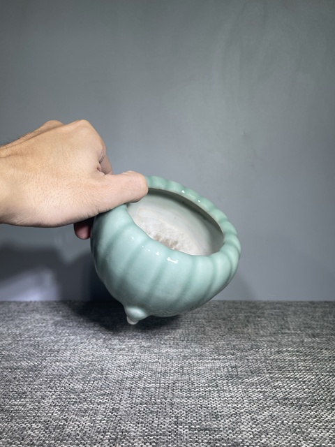 古玩陶瓷清末民初.豆青釉香爐拍賣,當前價格550元