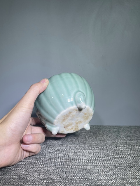 古玩陶瓷清末民初.豆青釉香爐拍賣,當前價格550元