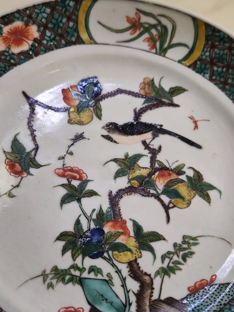 古玩陶瓷花鳥壽桃五彩盤真品鑒賞圖