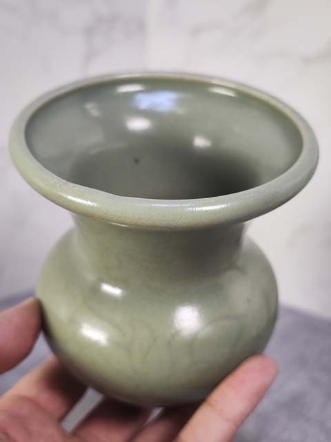 古玩陶瓷青釉刻花渣斗真品鑒賞圖