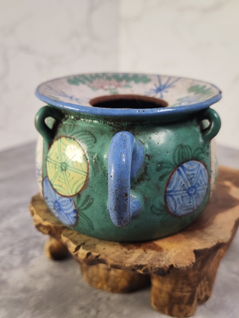 古玩陶瓷花卉紋紫砂加彩執(zhí)壺真品鑒賞圖