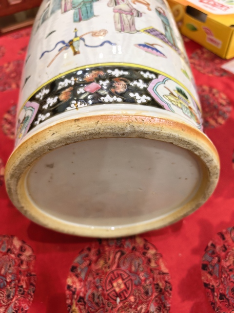 古玩陶瓷粉彩人物故事雙耳大瓶真品鑒賞圖