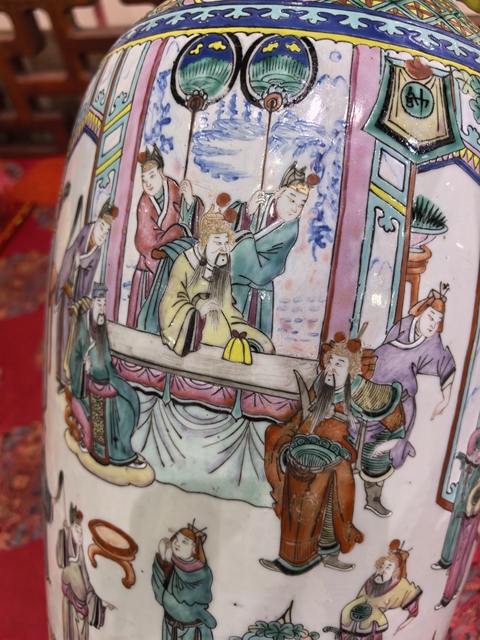 古玩陶瓷粉彩人物故事雙耳大瓶真品鑒賞圖