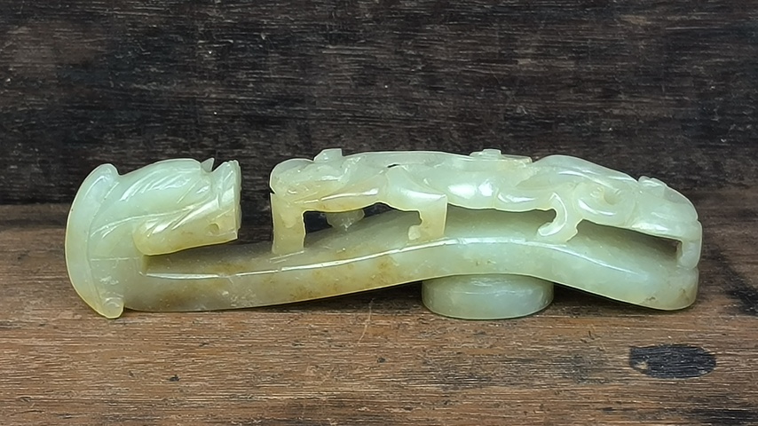 古玩玉器和田玉雕“蒼龍教子”帶鉤真品鑒賞圖